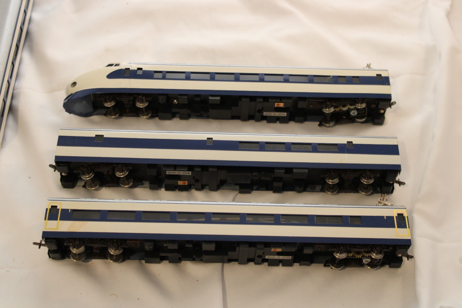 HO Brass – TID – New Tokaido Line A&B – 6-piece 3-motor Japan Bullet Train