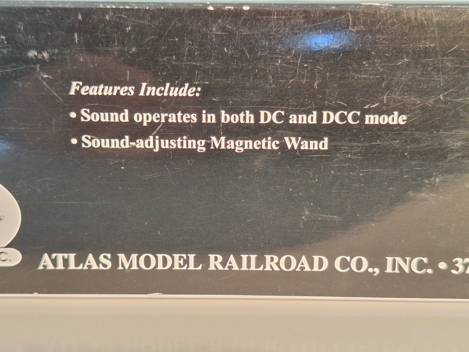 Atlas 9664 DCC & QSI Sound, Union Pacific Dash 8-40C. As New cond. HO scale.Box