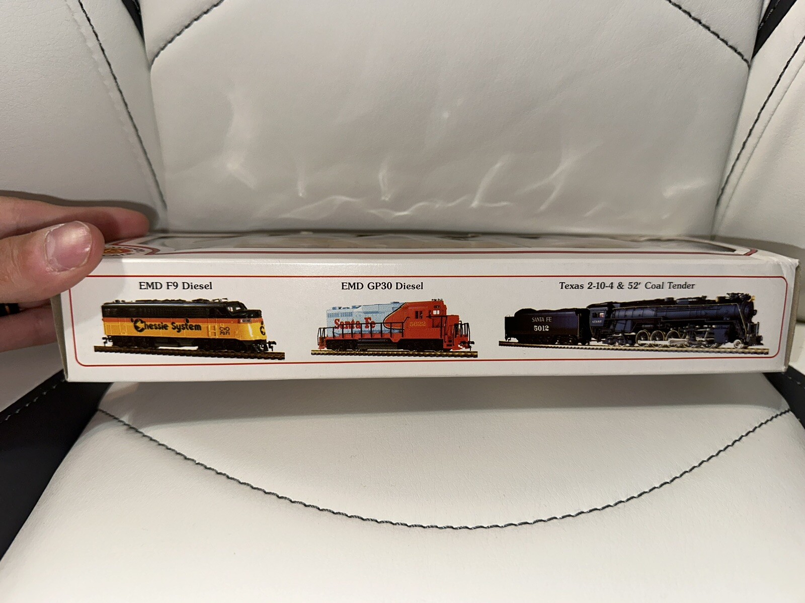 Bachmann Ho Scale Union Pacific EMD F9 Diesel (UP1468)