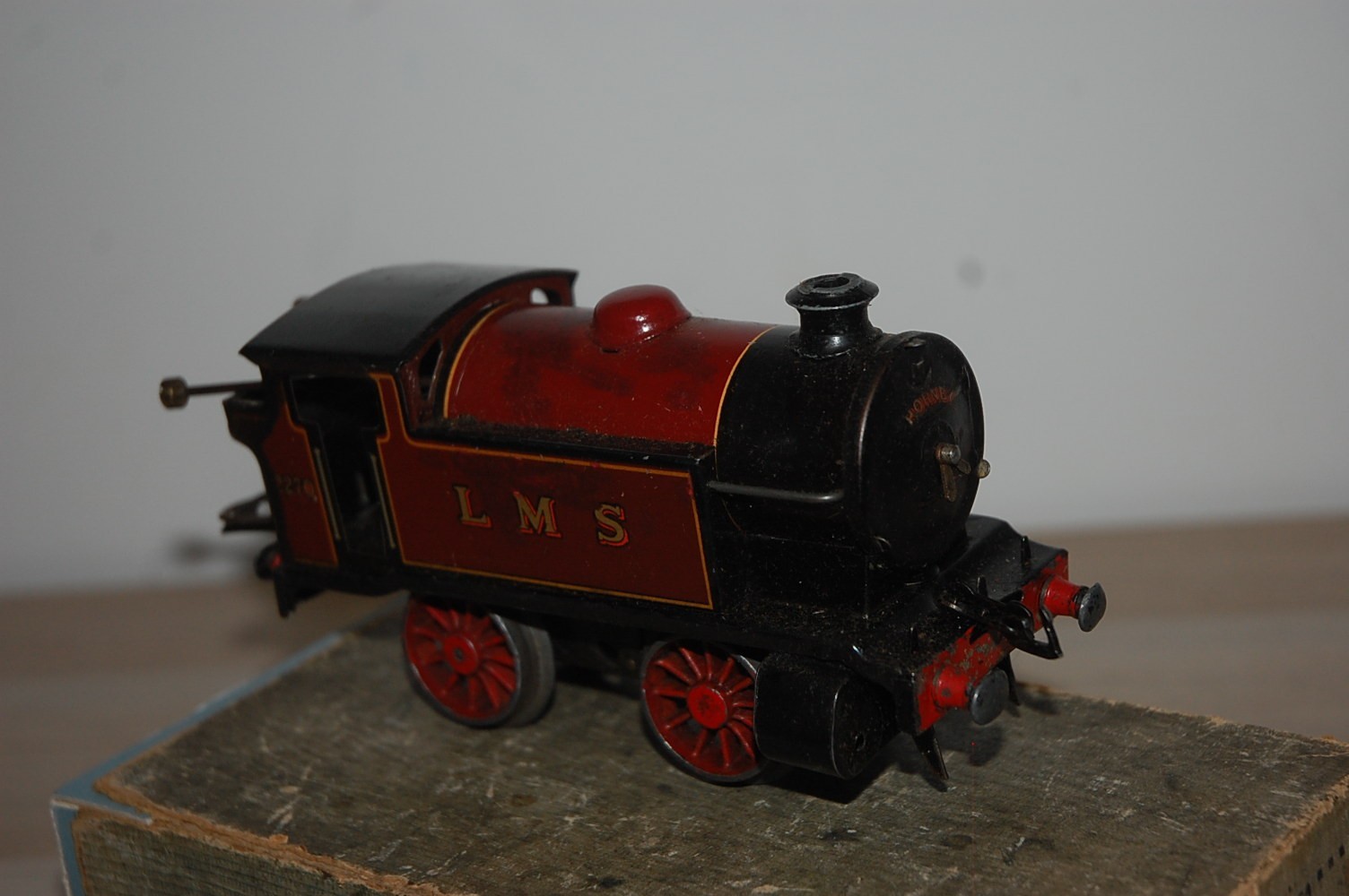 HORNBY O GAUGE CLOCKWORK M3 TANK LOCOMOTIVE IN LMS LIVERY BOXED
