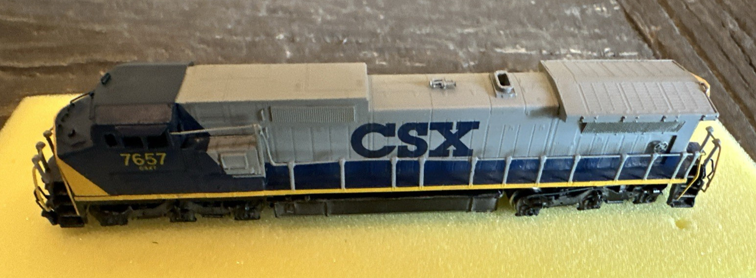 Hallmark Models N Scale Brass #588 GE Dash 8-40C CSX #7657 FP LNIB Runs Well!