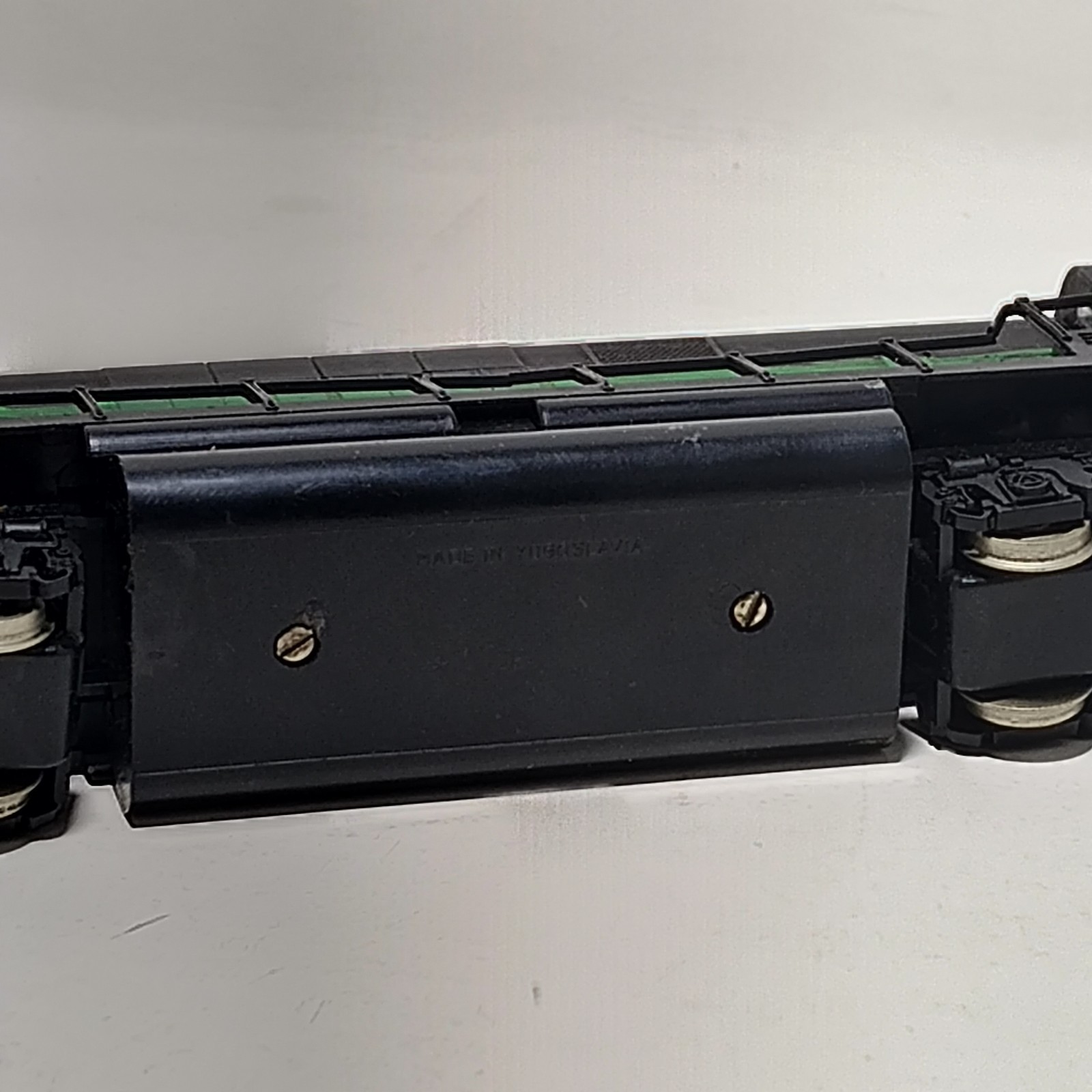 HO Scale Burlington Northern Diesel Locomotive #4302 Tested Runs Read Desc.