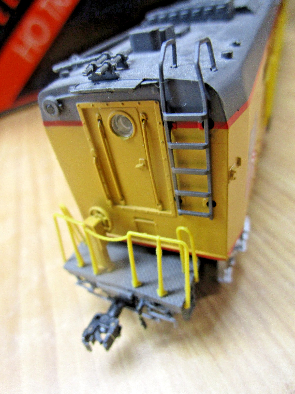 HO Scale Union Pacific Veranda Turbine #70 w/Tender by MTH (DCC/Sound)
