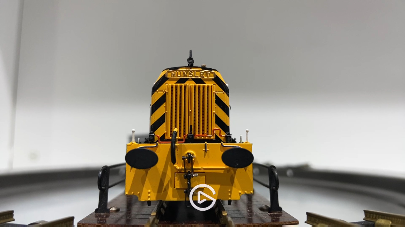 Heljan 2522 Class 05 Hunslet Shunter D2595 BR Blue Wasp Stripes As Preserved DCC