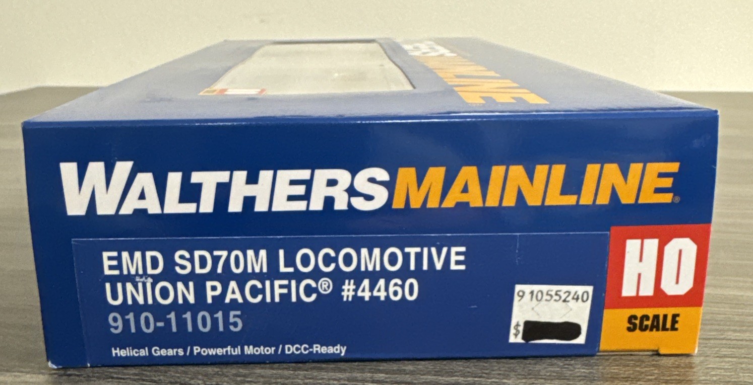 Walthers Mainline HO #910-11015 EMD SD70M Locomotive Union Pacific #4460 – NOS!