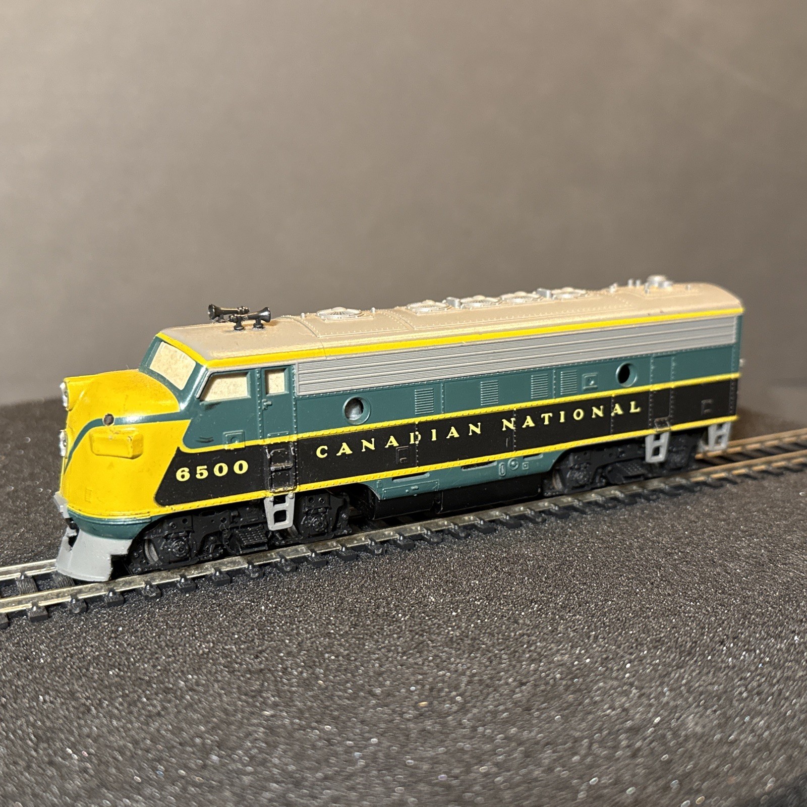 Athearn HO-Scale Canadian National 3225/3026 F7A/F7B/F7A Set