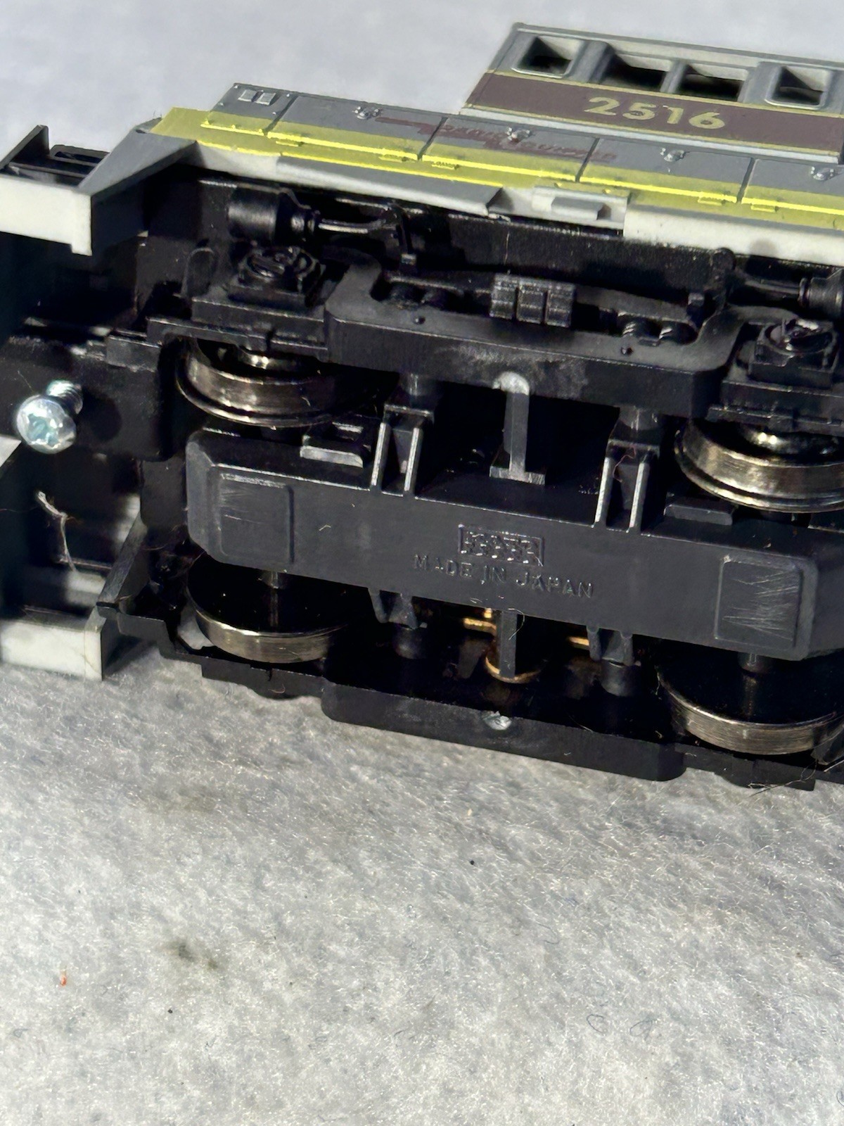 Beautiful Stewart /KATO GE EL Railroad U-25B Diesel Engine HO