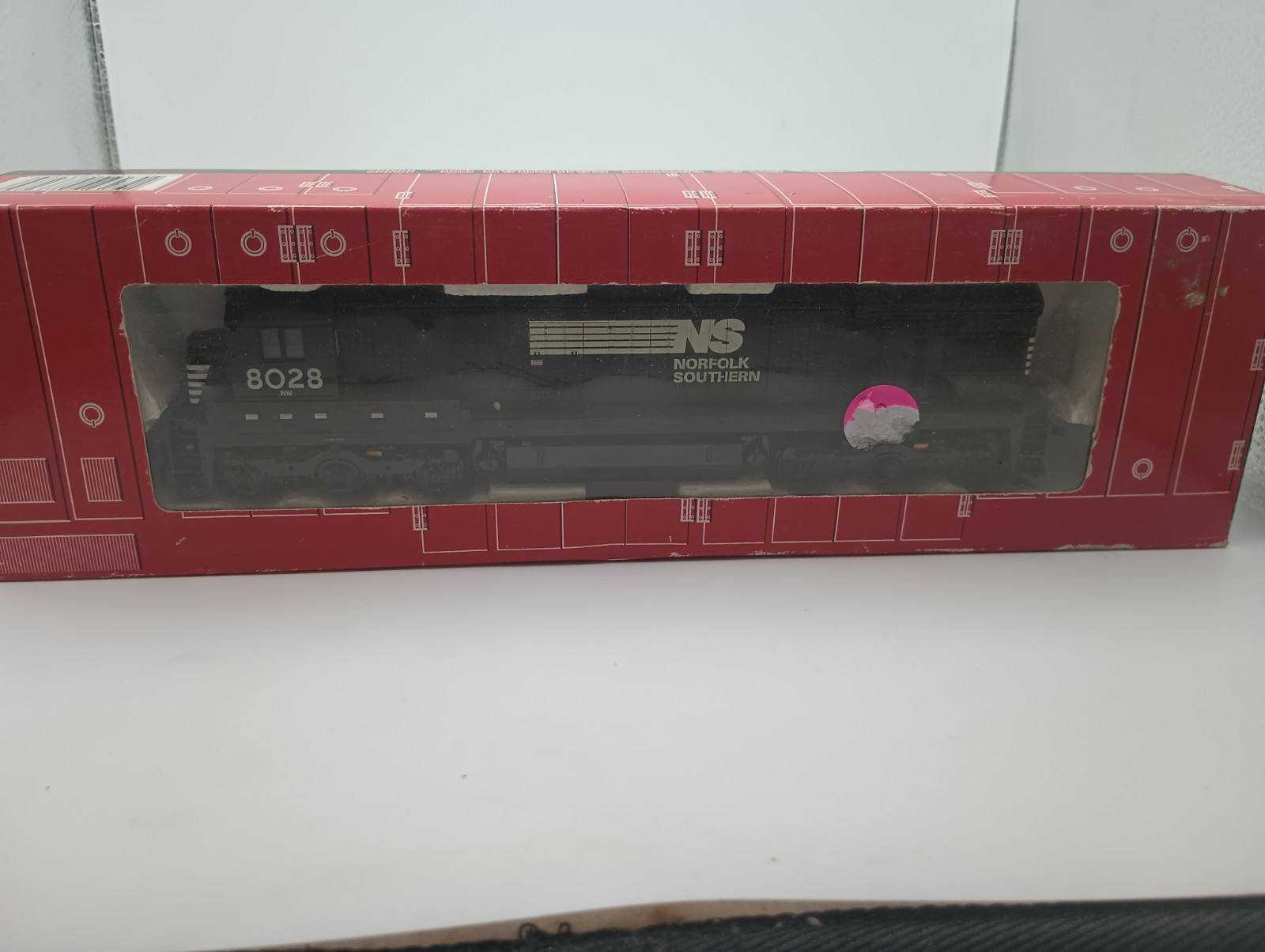 Atlas HO Scale 8628 C30-7 Norfolk Southern Locomotive #8028