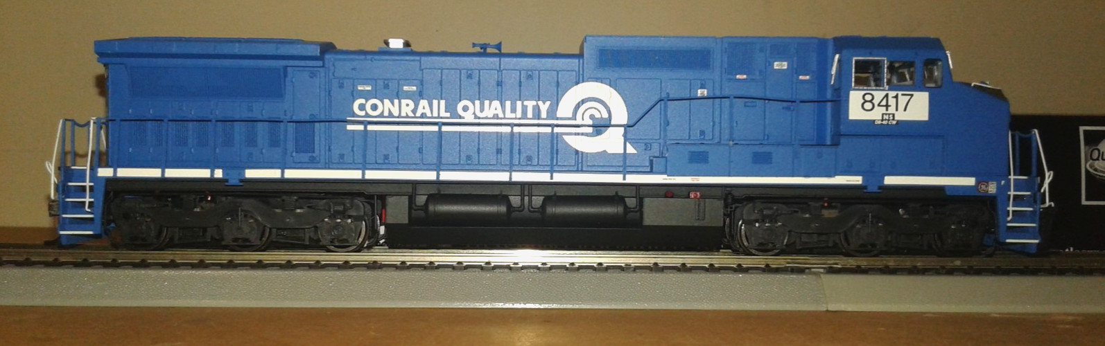HO ATLAS GOLD DASH 8-40CW NORFOLK SOUTHERN EX. CONRAIL NS #8417 DCC & SOUND