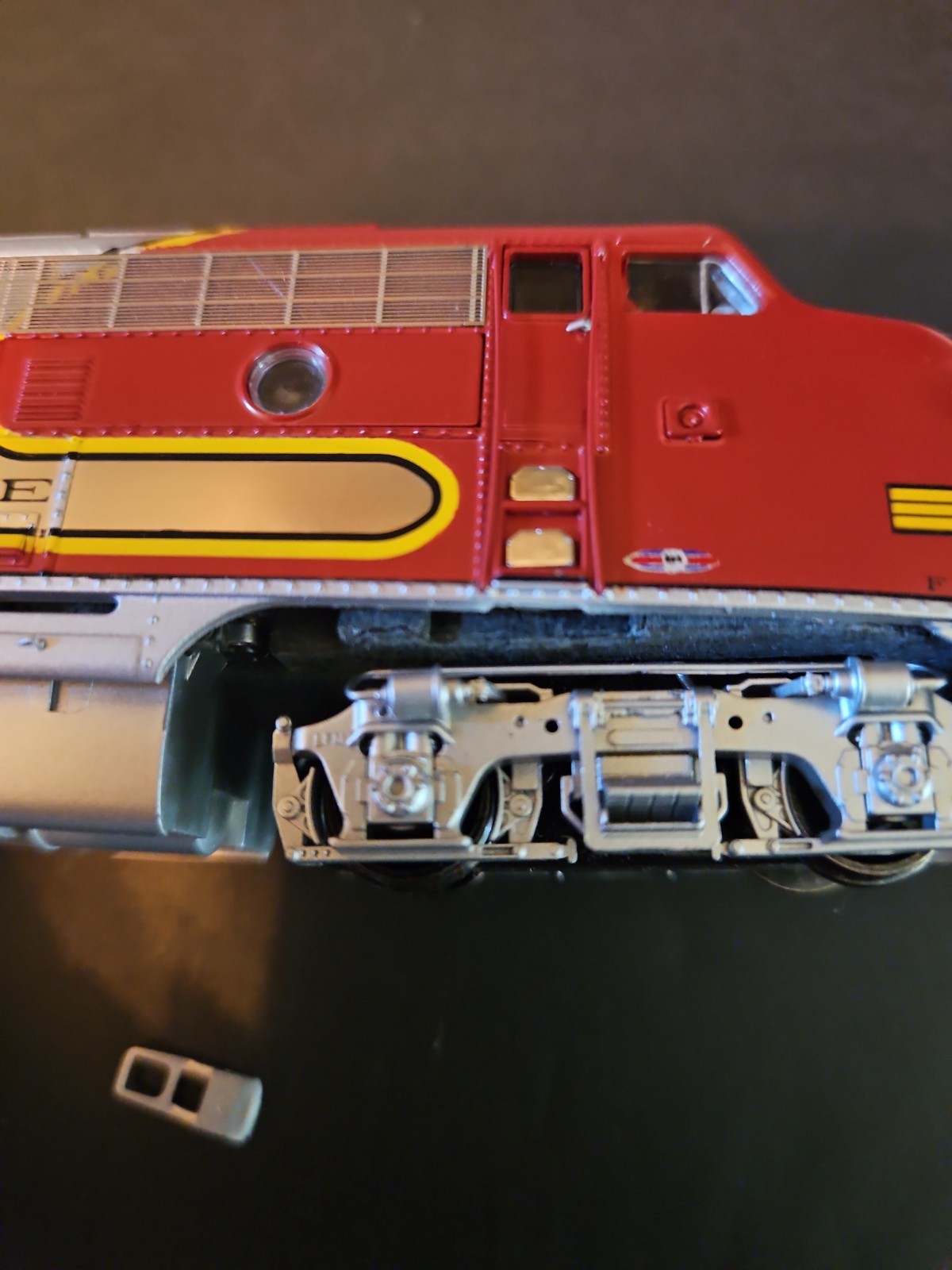 Broadway Limited AT&SF War Bonnet – EMD F7 A AT&SF #37L.