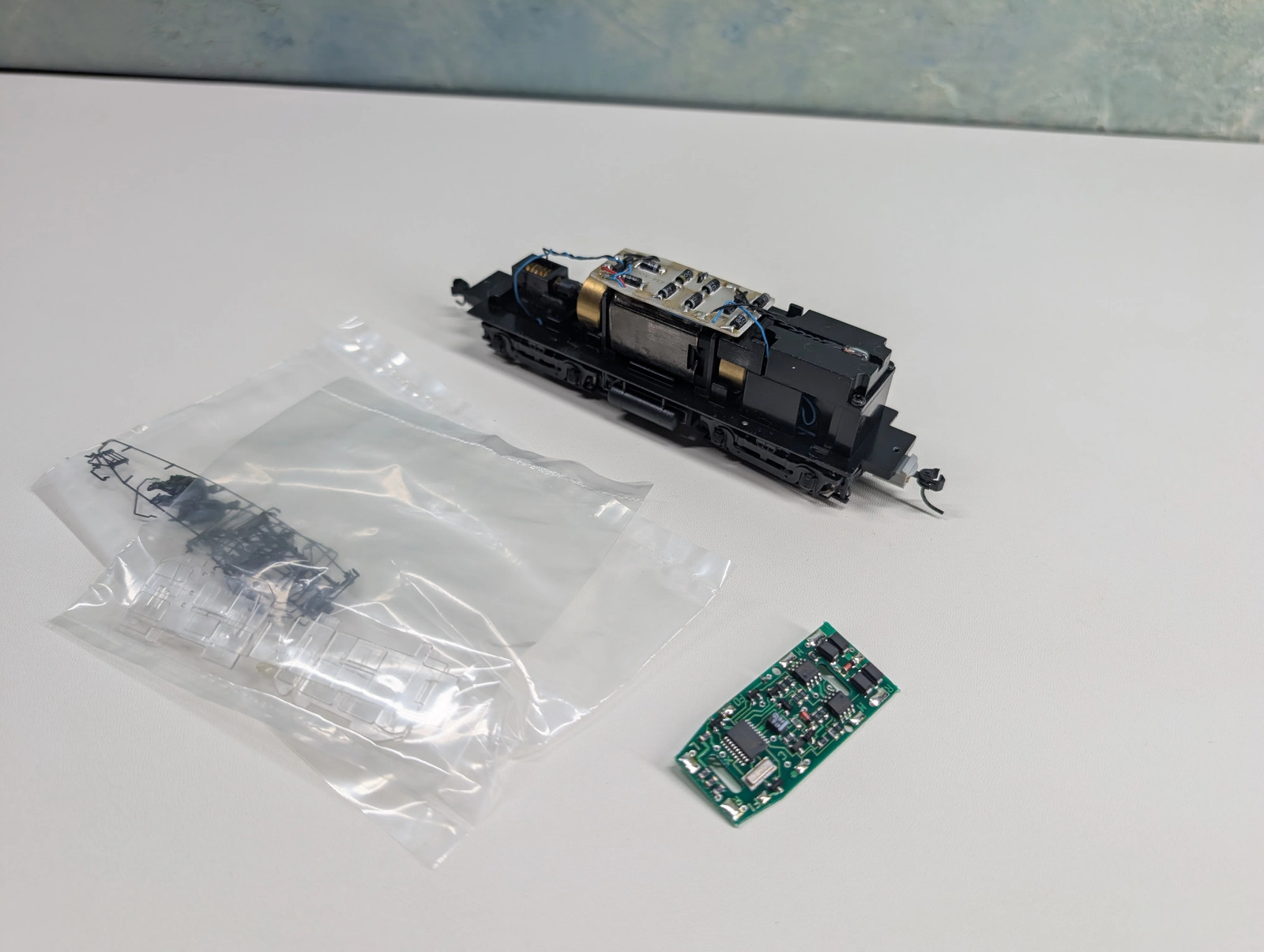 Life-Like 30073 HO Proto 2000 SW8/900/600 Switcher Chassis Only Runs Great!