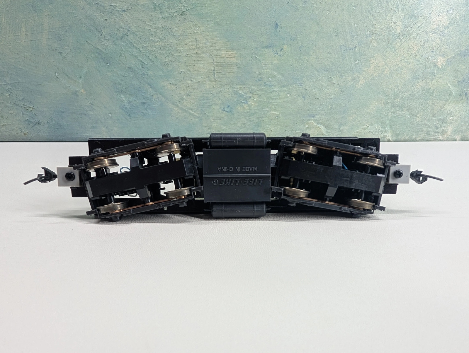 Life-Like 30073 HO Proto 2000 SW8/900/600 Switcher Chassis Only Runs Great!