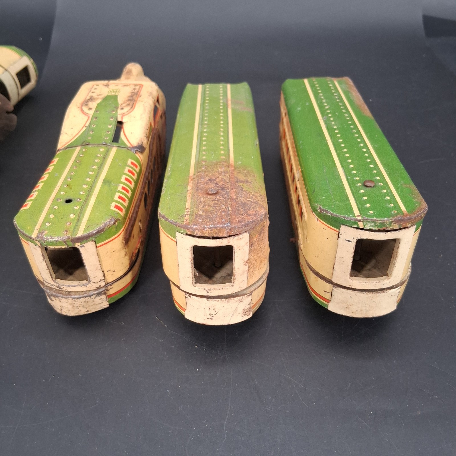 Vintage Marx Union Pacific O Streamliner M10005 w/ 6 Cars Green Yellow No Motor