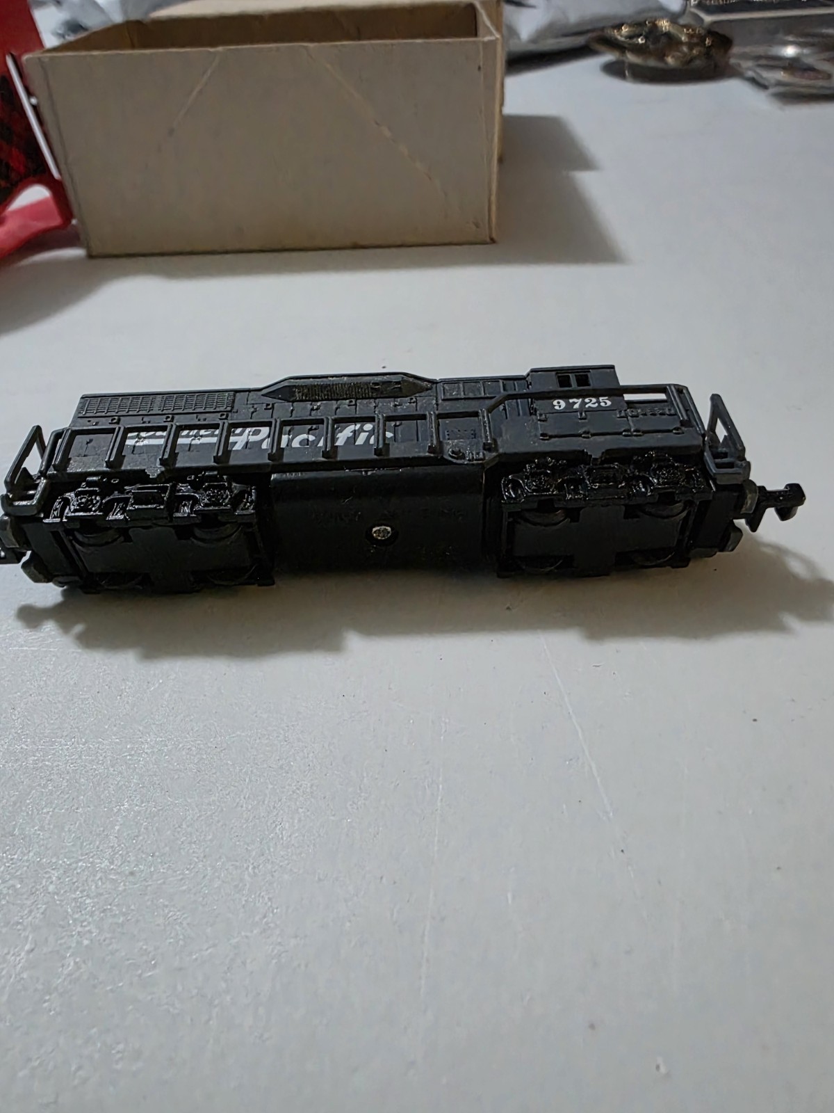 Southern Pacific Locomotive #9725 Model Train No 418 Dummy Replica
