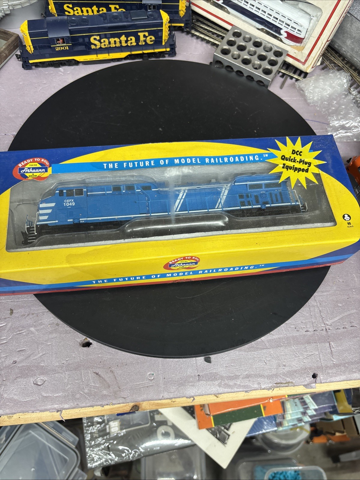 Ho Scale Athearn CEFX #1049 Dash 9 – Runs In Wrong Box