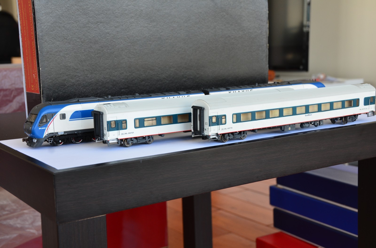 BACHMANN CHINA RAILWAY DF11G + BSP 25T Coach SET ULTRA RARE