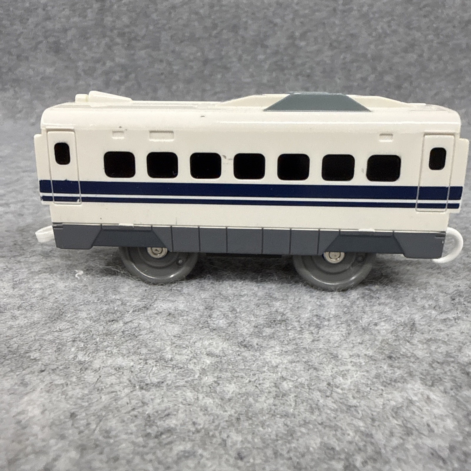 Japan Takara Tomy Plarail S-01 700 Shinkansen Motorised Train w/ Light C22
