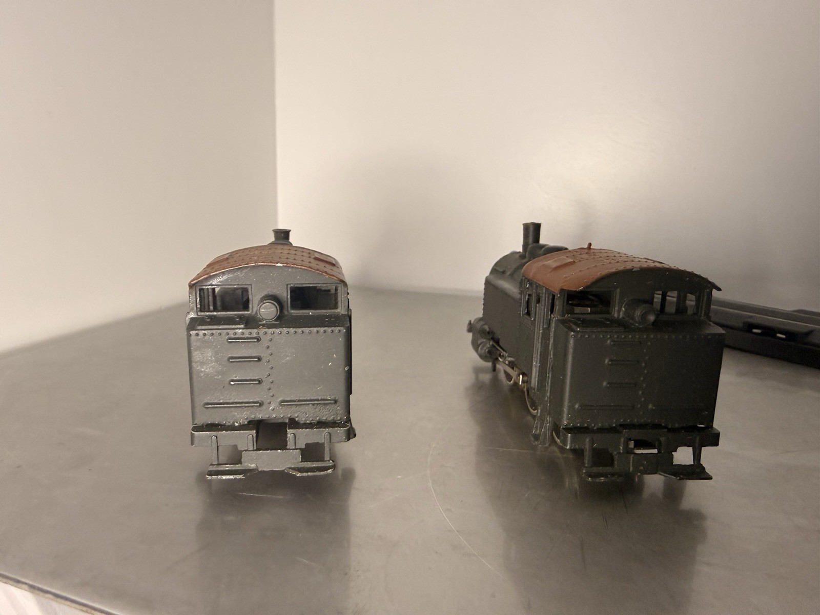 (2) Mantua Locomotives, 0-4-0 and 0-6-0. Runs well. HO Scale