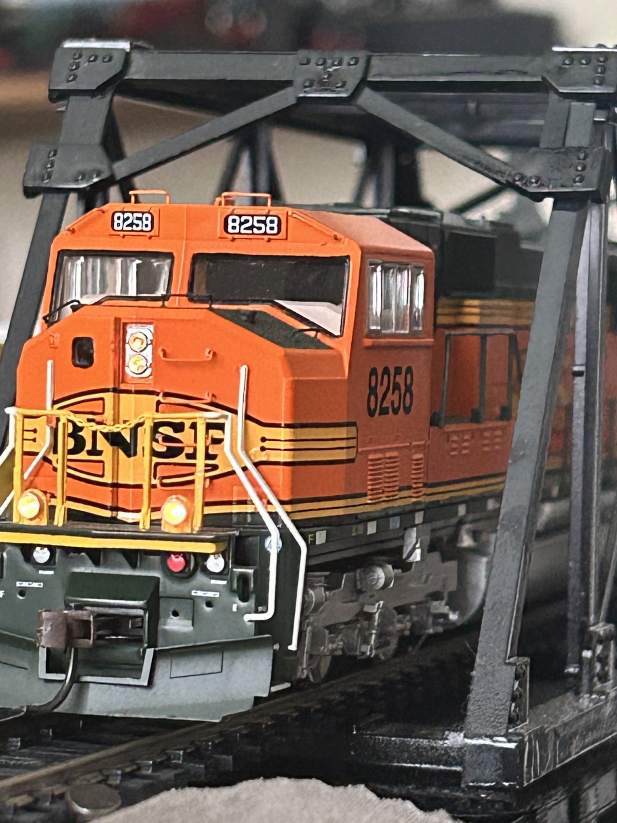 Athearn Genesis G6176 HO BNSF SD75M #8258 – LNIB / Excellent Condition