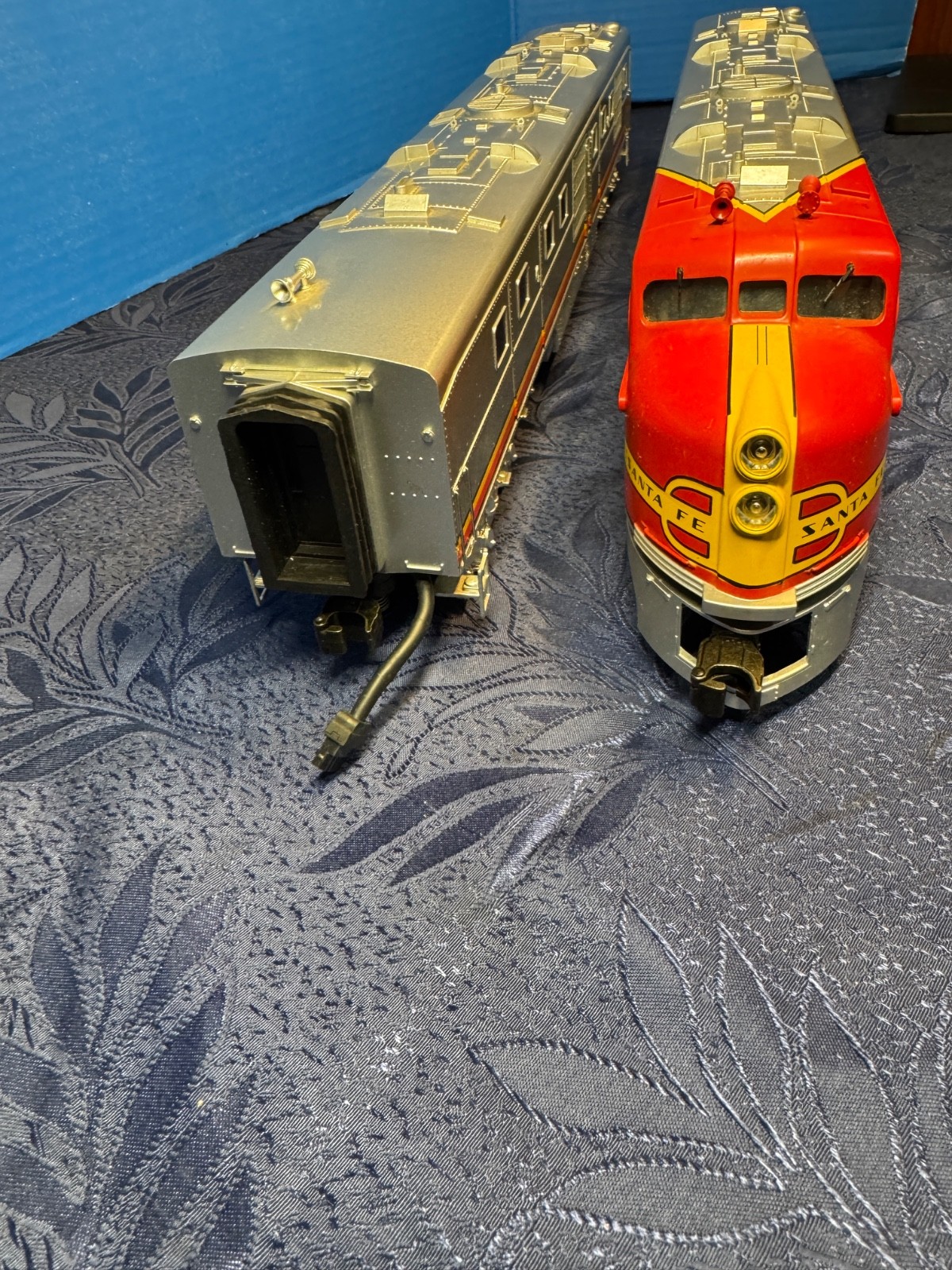 MTH Santa Fe ALCO DL-109 and DL-110 Diesel Locomotive and Powered B Unit,