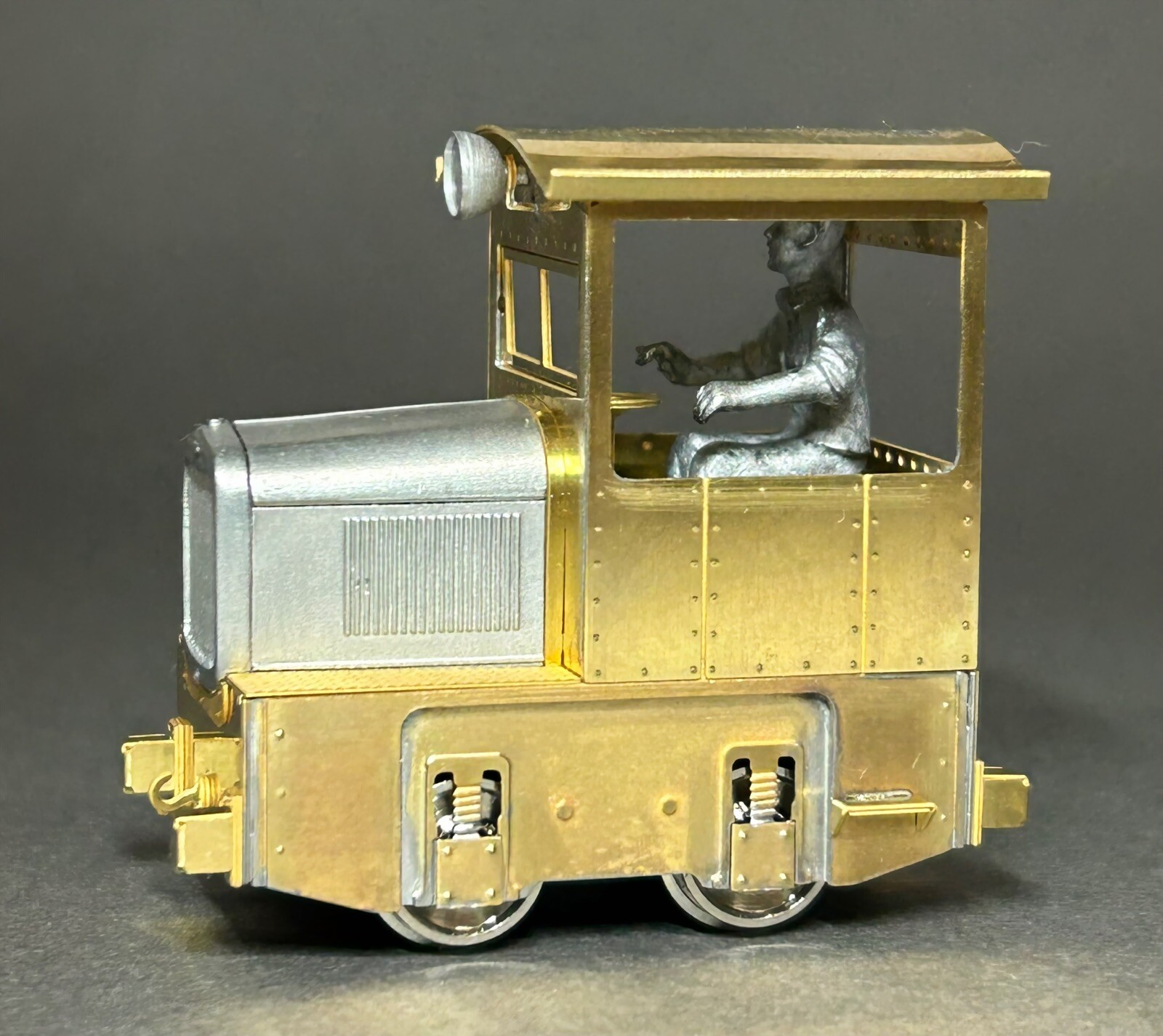 On18 Scale Aru-Model Ashio Copper Mine Ford Locomotive Kit Gasoline Engine O9