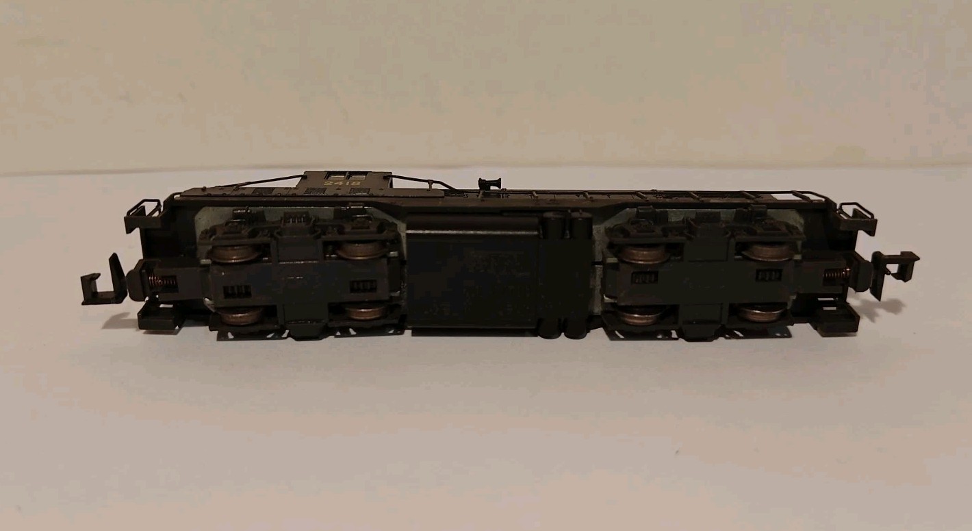 N Scale Kato Norfolk And Western 17718 Diesel Locomotive #2418 Not Running