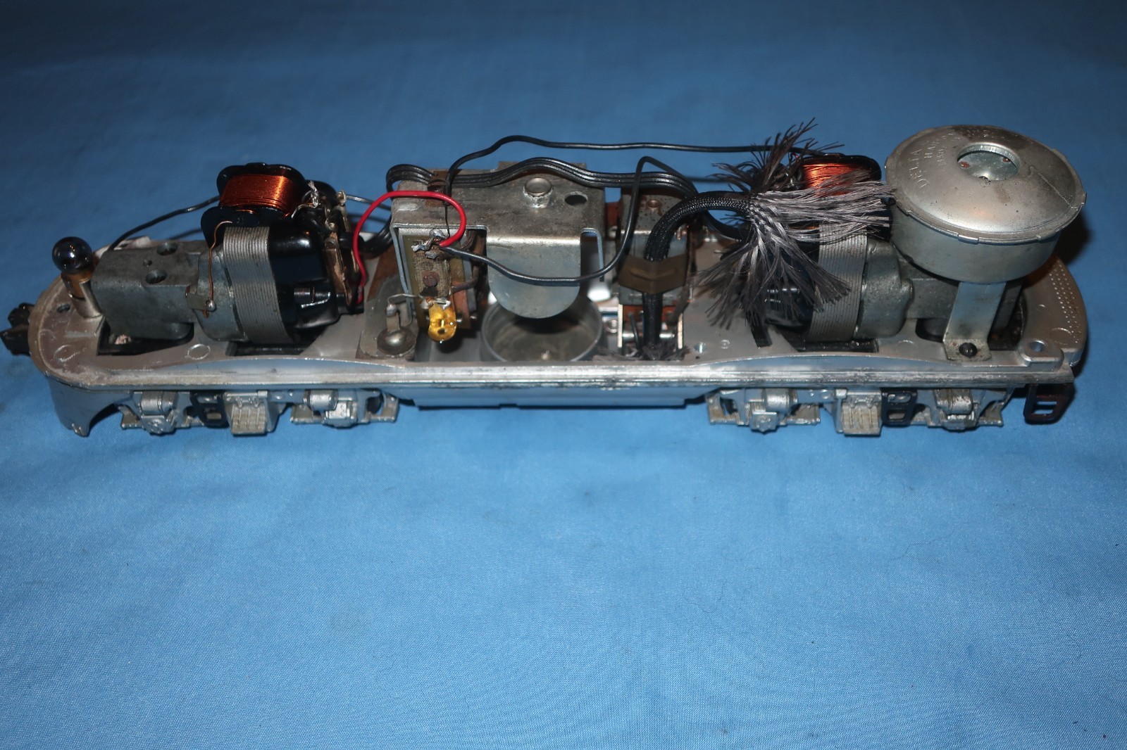 Lionel #2343 Postwar F3 Diesel Locomotive Dual Motor Chassis/Frame. Runs well