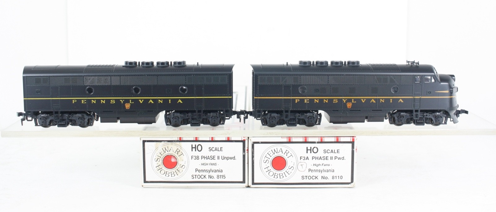 HO Stewart / Kato Pennsylvania Railroad EMD F3 A-B Diesel Set Powered & Dummy
