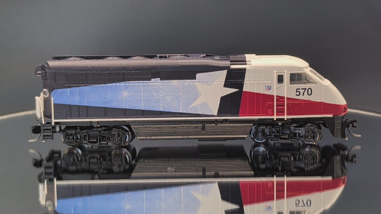 Athearn N Scale F59PHI Locomotive Trinity Railway Express TRE #570 (Item #10021)
