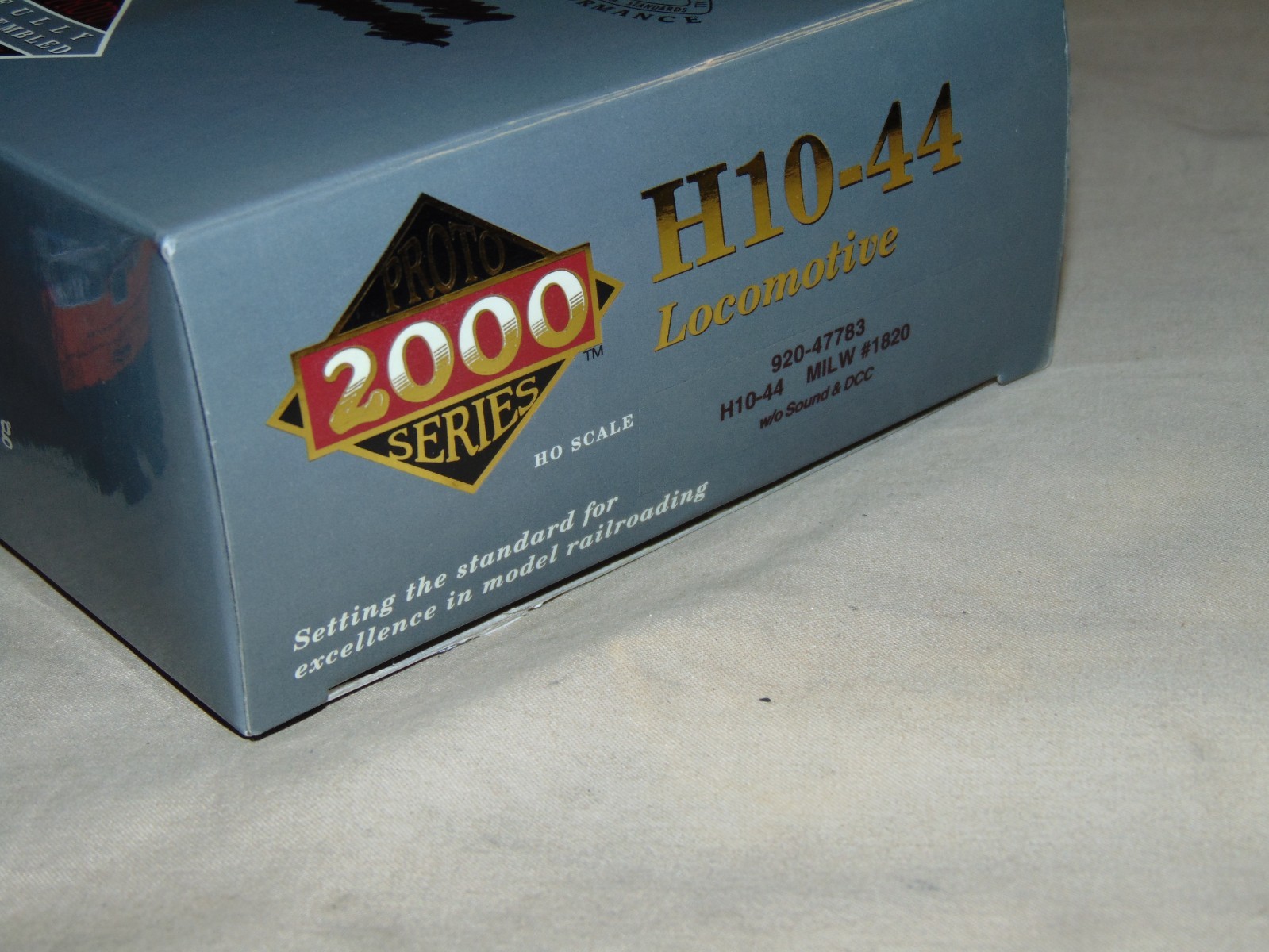 WALTHERS PROTO 2000 HO 920-47783 MILWAUKEE ROAD H10-44 SHELL ONLY + BOX #13