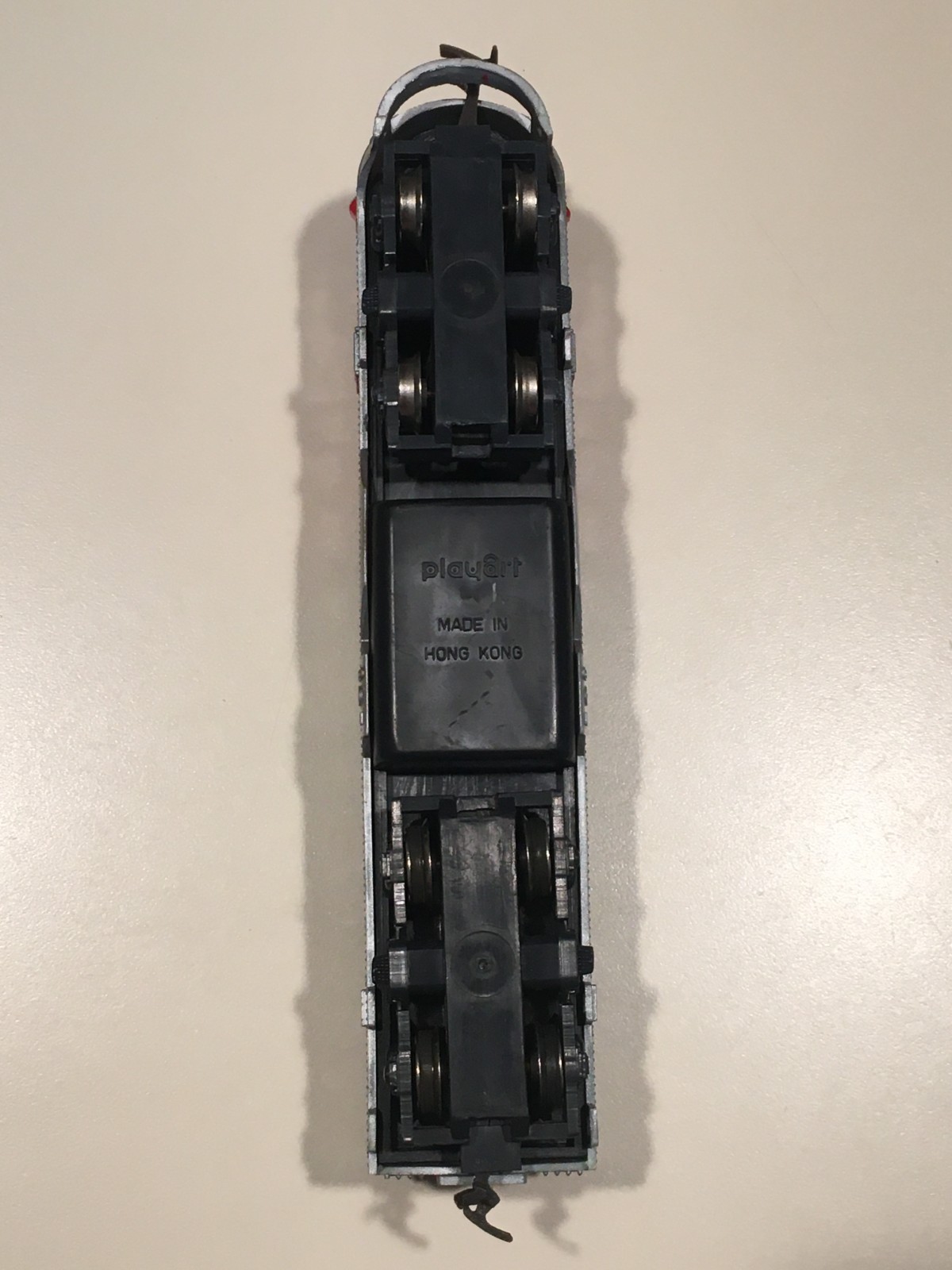 PlayArt Santa Fe EMD F7 Diesel-Electric Locomotive HO 1:87 Scale Running