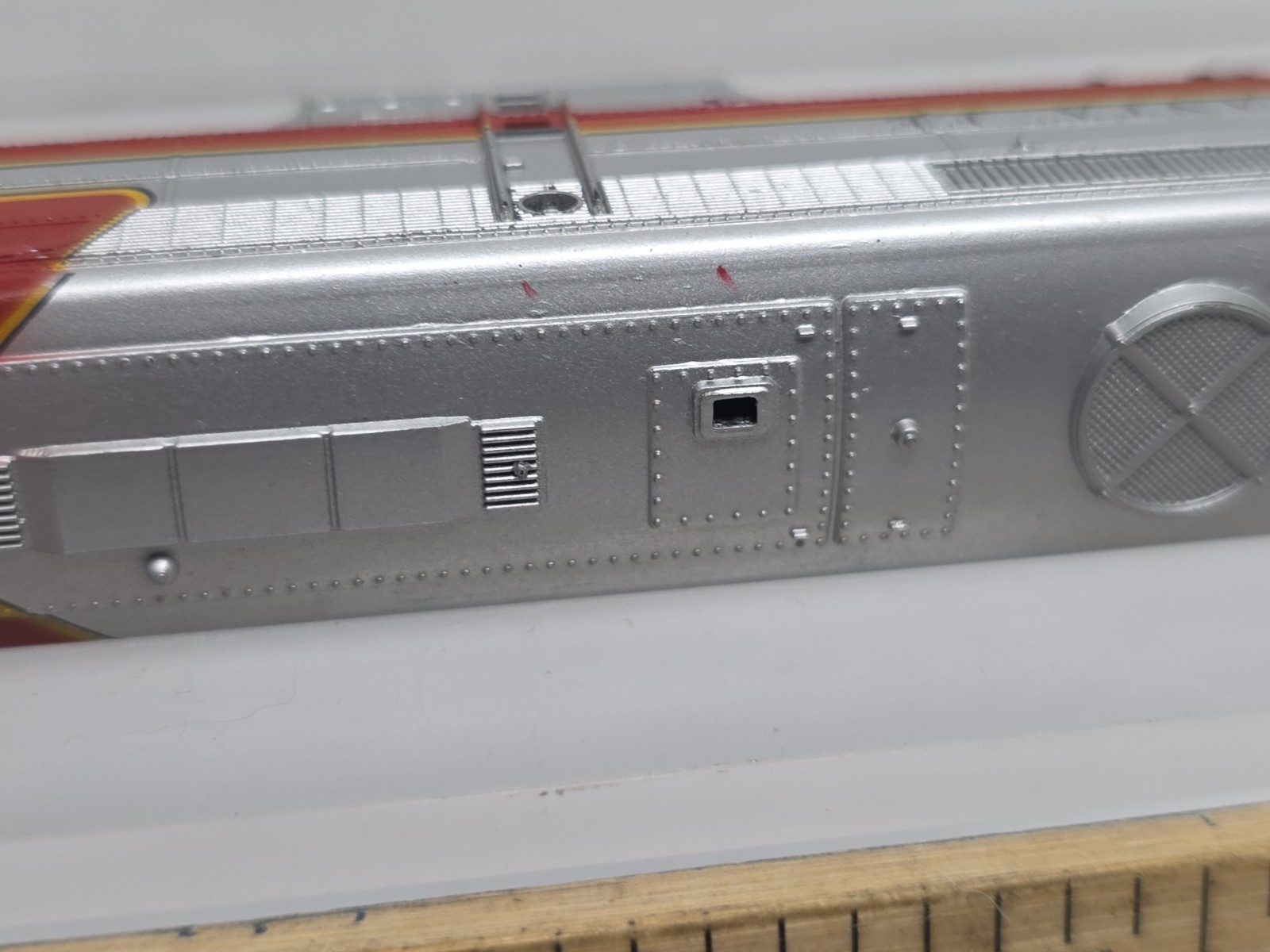 Con-Cor Japan N Scale Santa Fe PA-1 Diesel Locomotive ATSF Runs Well Read Desc.