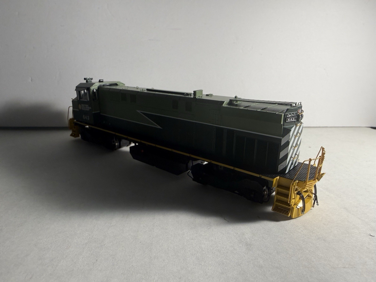 Rapido Ho Scale BCOL M420 #643 DCC & Sound, Does Not Work, Parts Only
