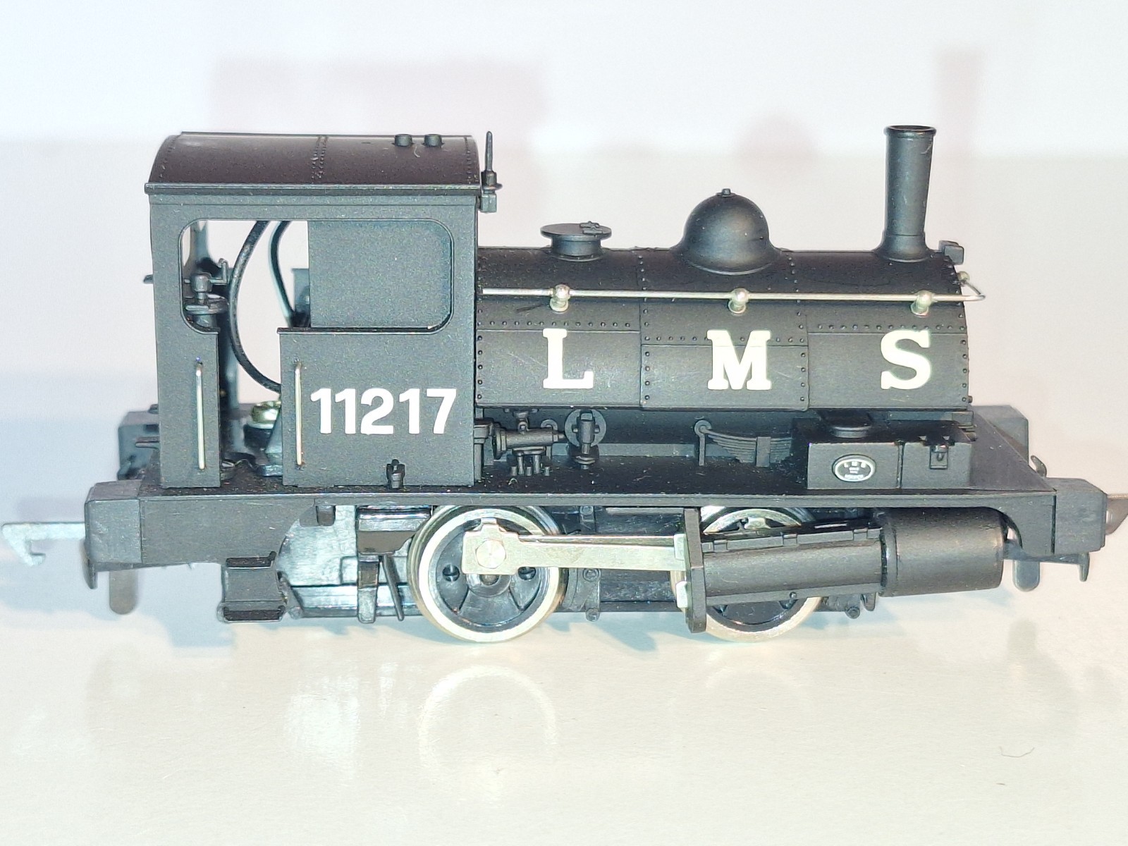 Dapol D1 LMS LNY Pug Tank Loco. New Old Stock. Mint Cond. 2 Rail DC Boxed. OO