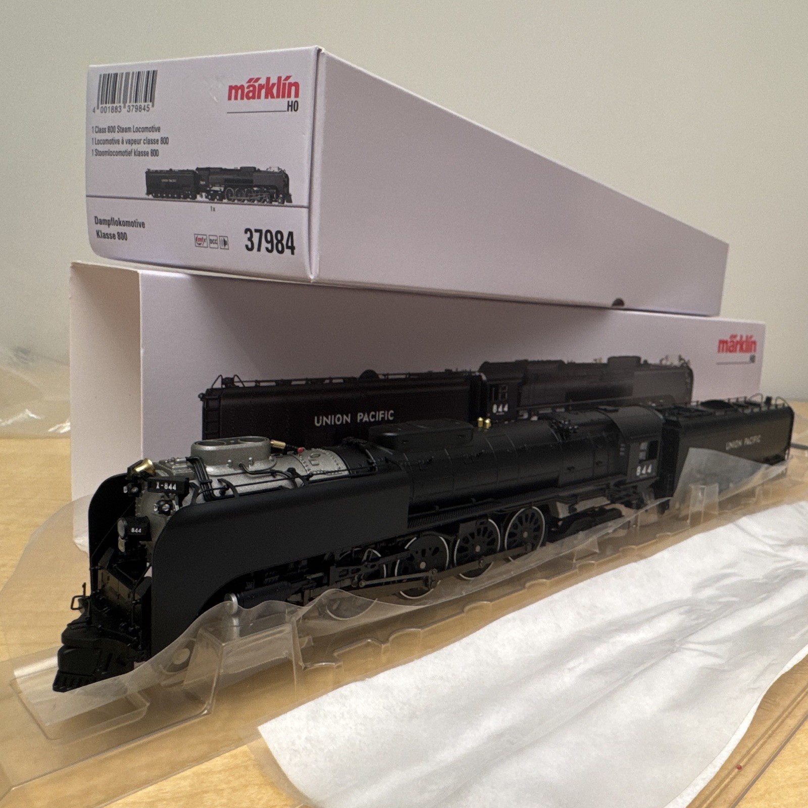 Märklin Marklin HO Union Pacific 4-8-4 Steam Loco Digital AC 3-Rail 37984