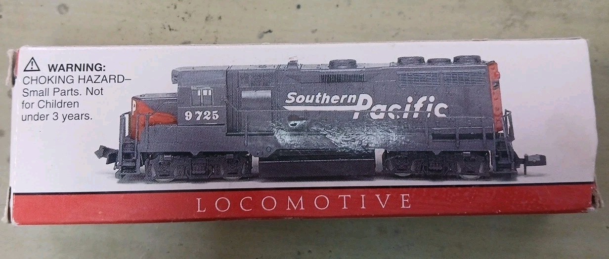 Southern Pacific Locomotive # 9725 Model Train No 418 High Speed N Scale w Box