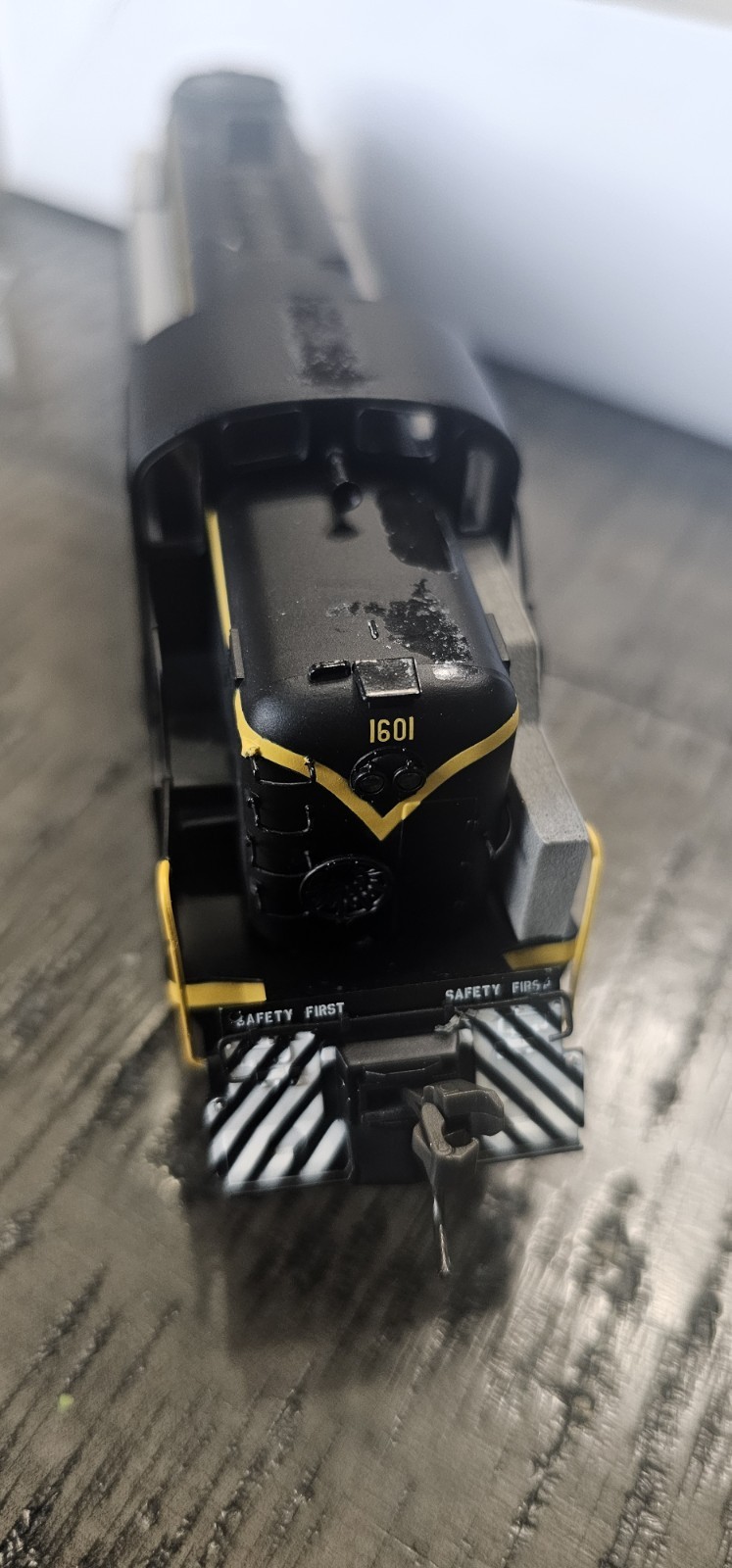 Atlas Classic Series 10000522 HO RS-3 Locomotive Piedmont & Northern #1604 Dmg