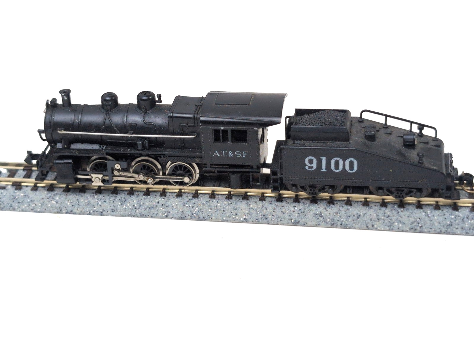 MINITRIX (?)- 0-6-0 Steam Locomotive W/ Tender “AT&SF”- N Scale