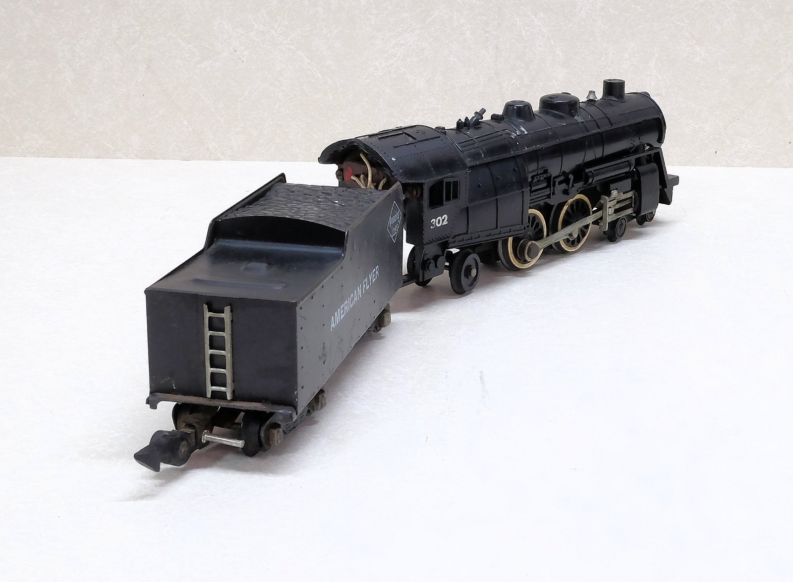 American Flyer 302 Steam Loco + Tender + 638 Caboose, S Gauge, 1940s-1950s