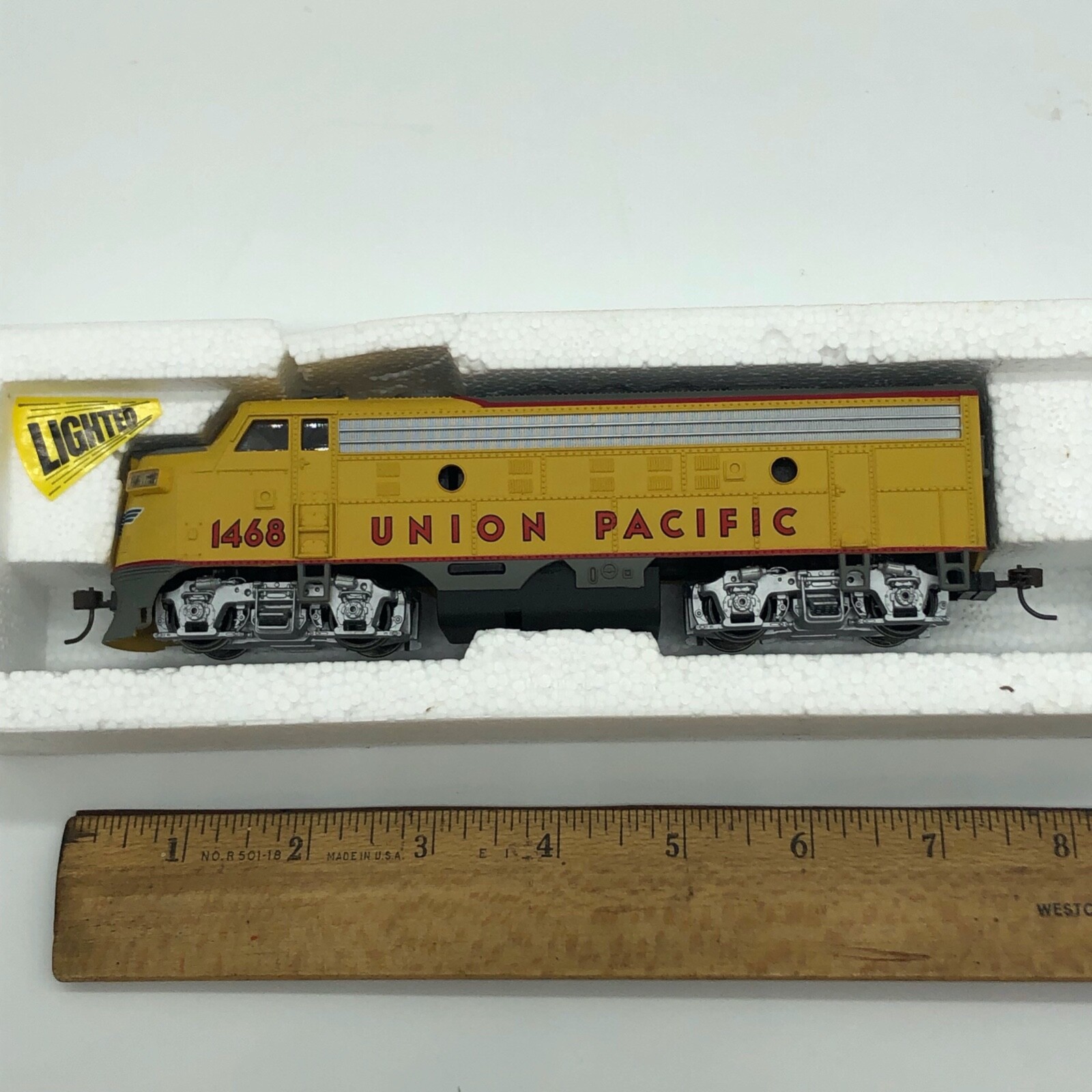 Bachmann Locomotive HO Scale Union Pacific F9 Diesel Original Box Item NO 61501