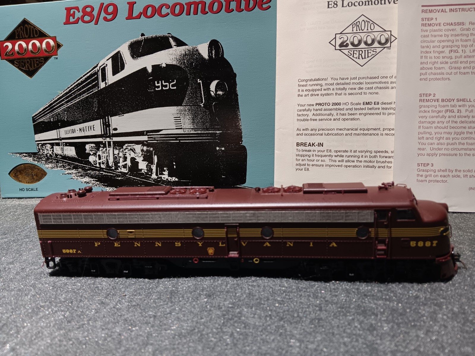 HO PROTO 2000 PRR E8/9 Diesel Loco  #5887 w/ Kadee Cplr, Assembled, Tested, NIB