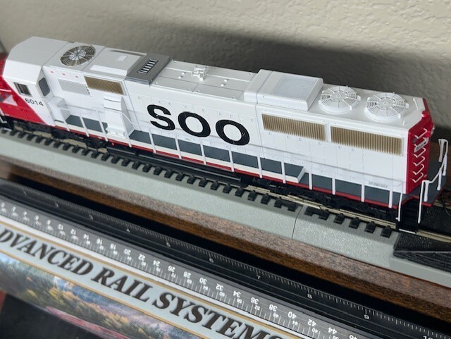 SOO LINE SD60 WHITE EMD LOCOMOTIVE DC / DCC Ready – ” RED NOSE ” HO Scale NEW