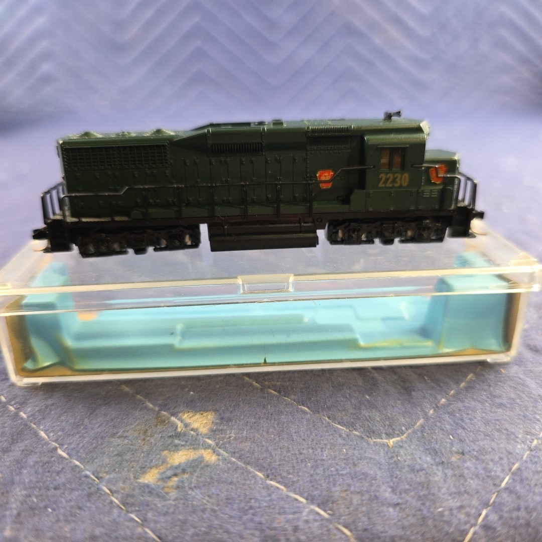 N Scale Pennsylvania Railroad GP30 #2230, Atlas #4064