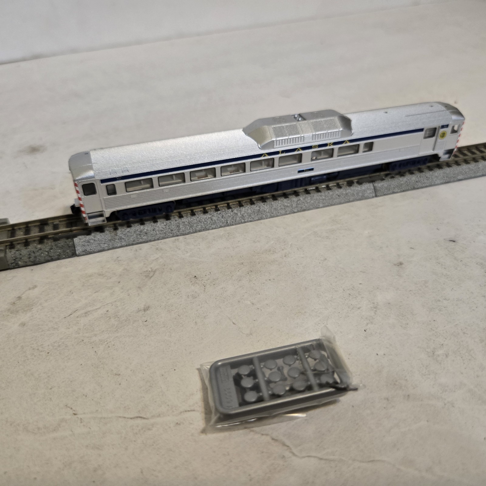 Kato 106-3015 N Scale Alaska RR Rail Diesel Car Set F RDC-2 Loco Set Both Run