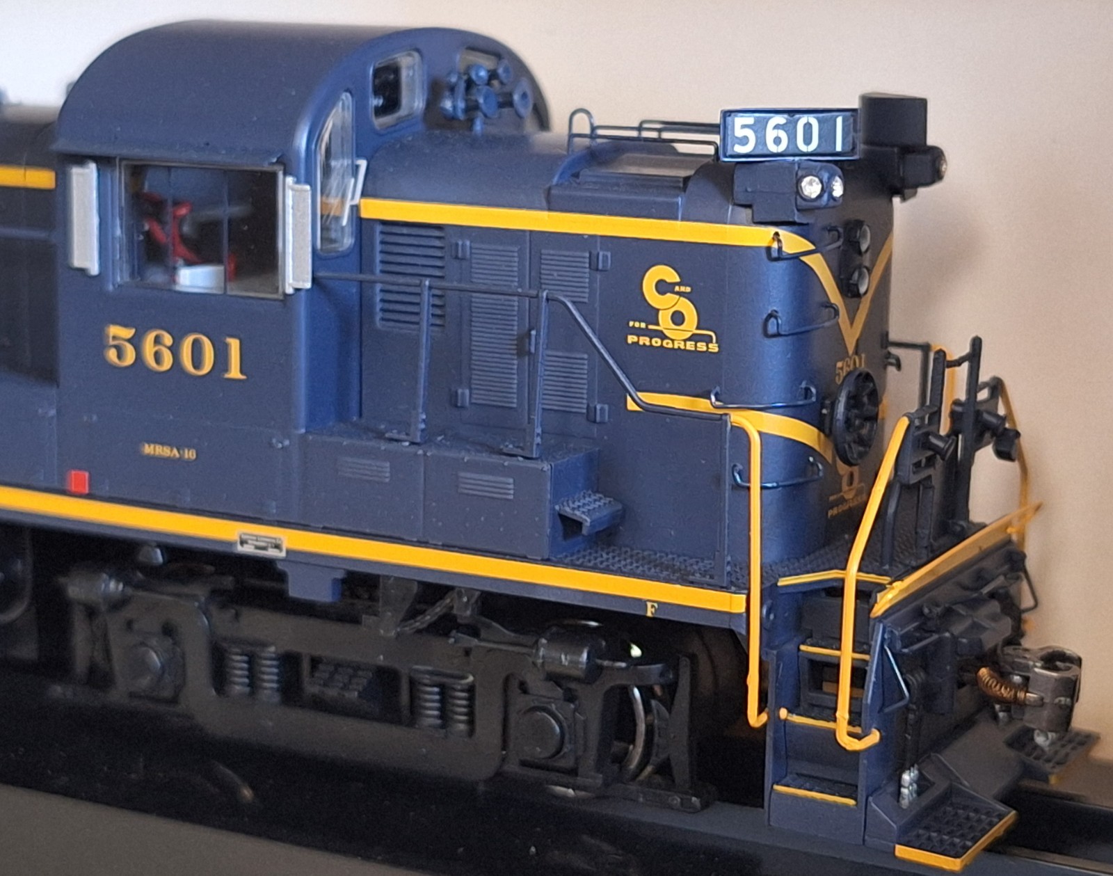 Bowser Executive Line #25196 HO Alco RS-3 ph 3 Chesapeake &Ohio #5601 w/LokSound