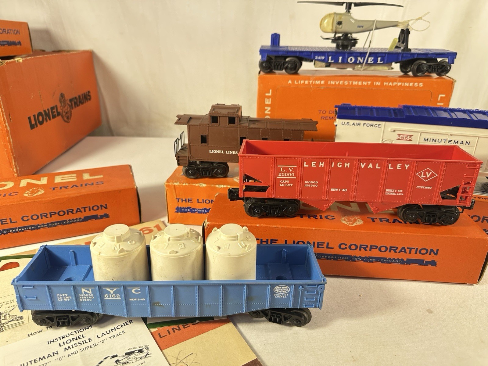 Beautiful Lionel Original Postwar BOXED Santa Fe Sears Promotional Set #9673!