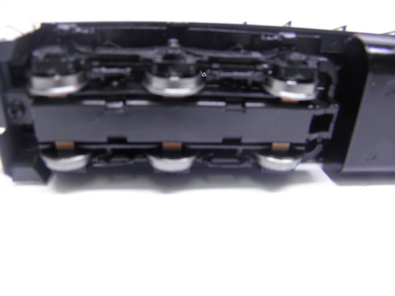 ATHEARN SD-60 CHICAGO & NORTHWESTERN #8010 – HO SCALE CHECKED & RUNS DCC PLUG