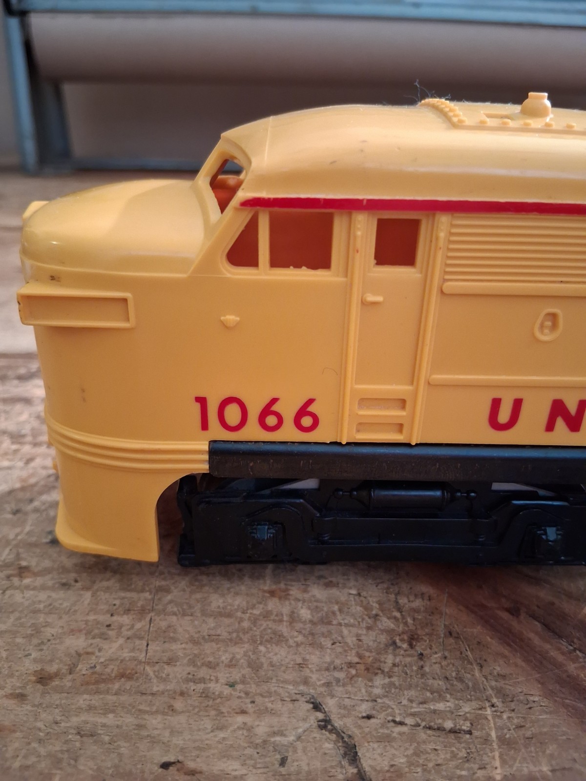 Lionel Postwar 1066 Union Pacific Yellow Alco Diesel Locomotive Plain Jane READ