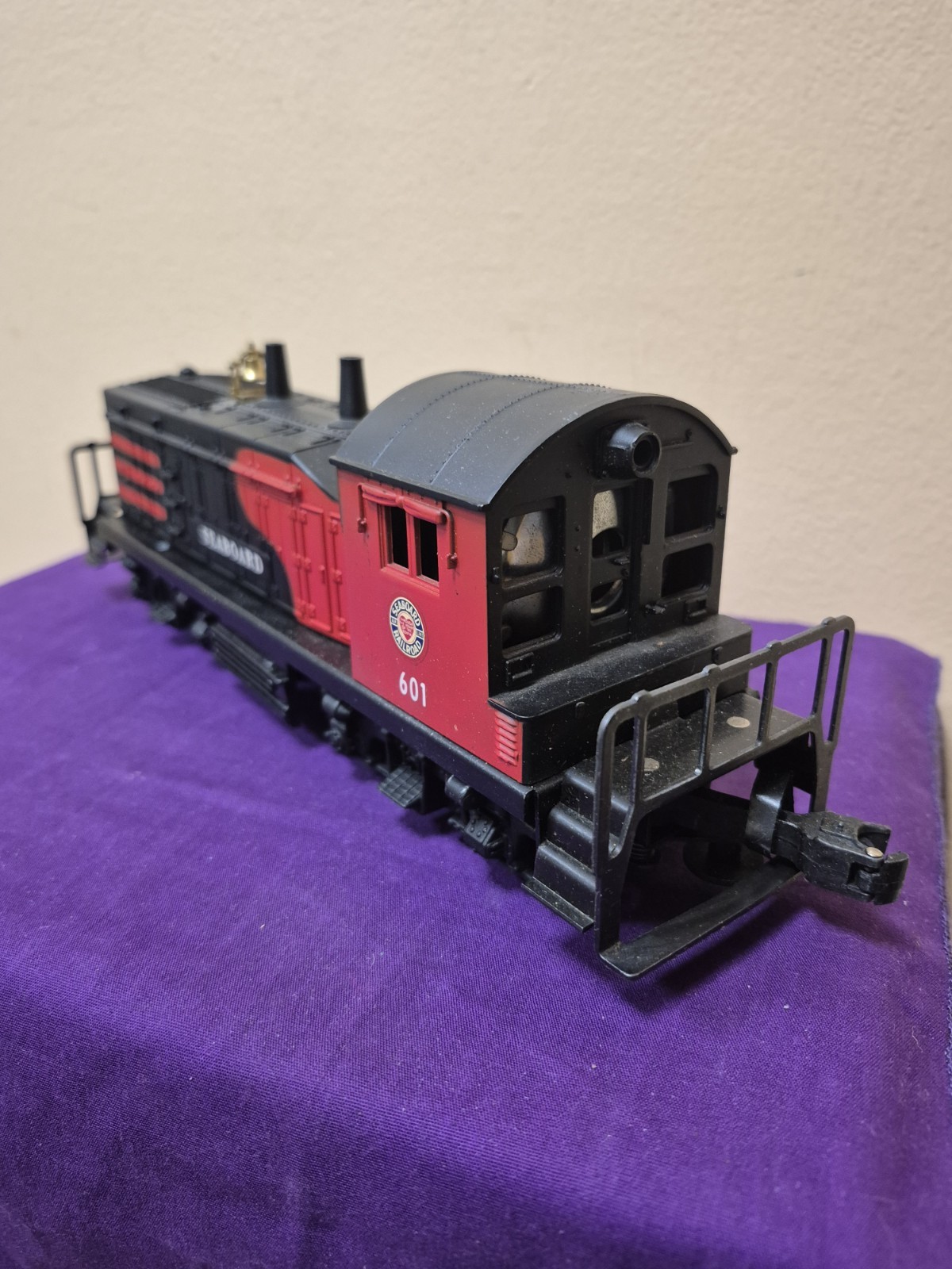 Vtg. Lionel Electric Trains No. 601 Diesel Switcher Locomotive – Untested