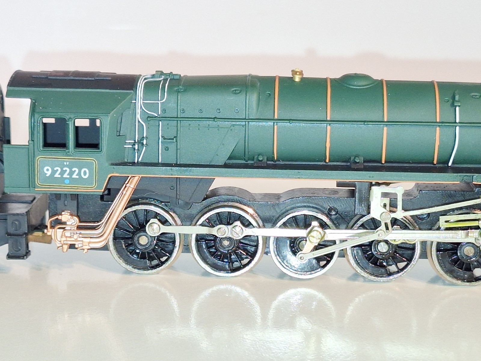 Hornby R065 BR 9F Evening Star Loco #92220. New Old Stock. Mint Cond. Boxed. OO